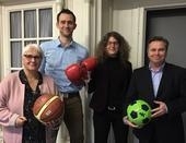 Bild vergr&ouml;&szlig;ern: Beigeordnete Birgit Froese-Kindermann, Julian Sch�tz vom Stadtsportverband, Valentina Dopheide vom Sportb�ro der Stadt Herford und B�rgermeister Tim K�hler haben das Ziel, noch mehr Kinder an den Sport heran zu f�hren.