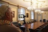 Bild vergr&ouml;&szlig;ern: Ein Kameramann drehte im Auftrag des Ministeriums Herfords Rathaus