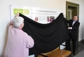 Bild vergr&ouml;&szlig;ern: Enth�llung Ehrenamtstafel