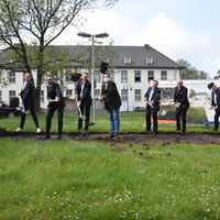 Bild vergr��ern: Spatenstich_Bildungscampus_3