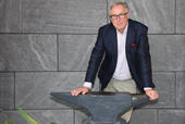 Bild vergr&ouml;&szlig;ern: Heiner Wemh�ner_Amboss aus der Gr�nderzeit