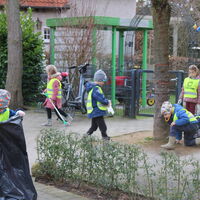 Bild vergr��ern: M�llsammeln in der Kita Maiwiese

@Stadt Herford