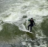 Bild vergr&ouml;&szlig;ern: Surfwelle