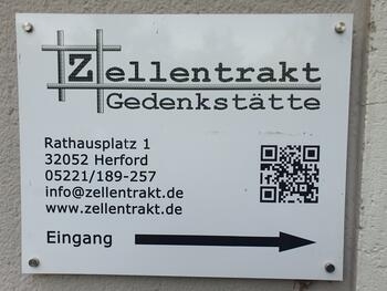 Bild vergr&ouml;&szlig;ern: Schild