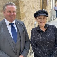 Bild vergr��ern: Prominenter Besuch beim AFaM: Katharina Thalbach