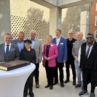 Bild vergr��ern: AFaM: Strahlende Gesichter zur Er�ffnung