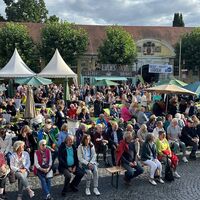 Bild vergr��ern: AFaM Er�ffnung mit viel Programm auf dem Rathausplatz