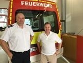 Bild vergr&ouml;&szlig;ern: Carsten Buschmann und B�rgermeister Tim K�hler