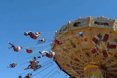 Bild vergr&ouml;&szlig;ern: Karussel